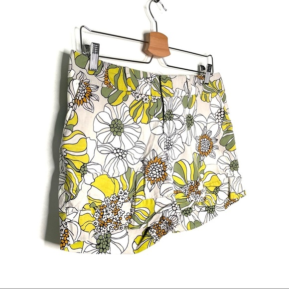 Mossimo | Green Floral Khakis Shorts - Picture 3 of 4